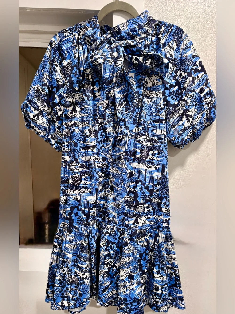 Kate Spade Dress- NWOT- Medium- NEW York Scenic Stroll Dress with Bow Tie back!